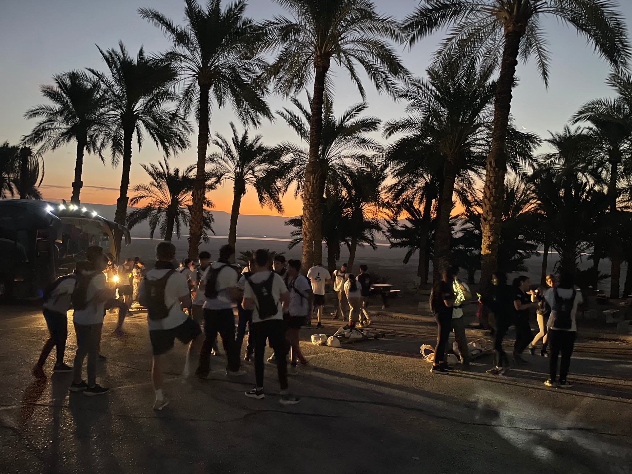 התארגנות בשקיעה במדבר